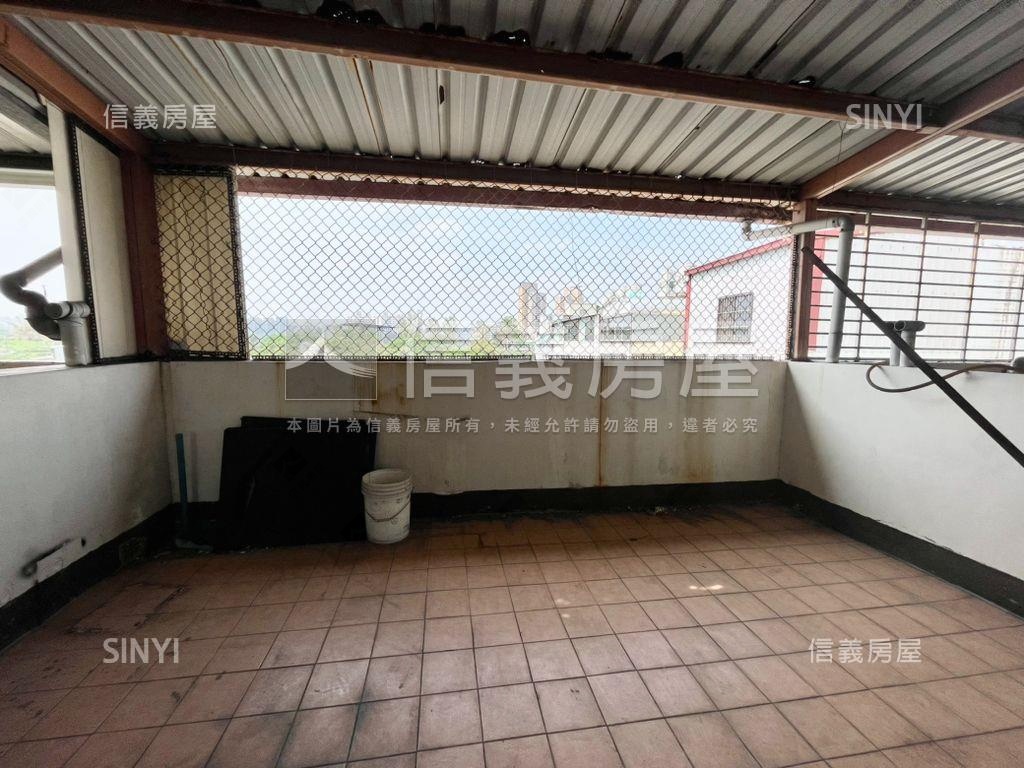 松竹街ＲＣ車庫透天房屋室內格局與周邊環境