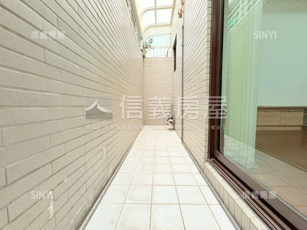 ［善化］市中心雙車墅房屋室內格局與周邊環境