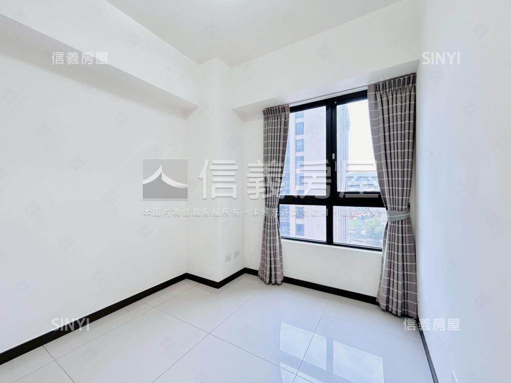 經國逸品Ａ區兩房平面車位房屋室內格局與周邊環境