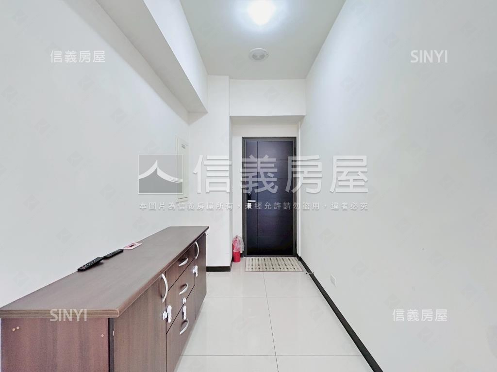 經國逸品Ａ區兩房平面車位房屋室內格局與周邊環境