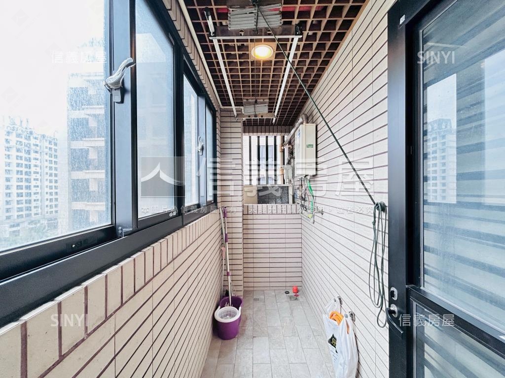 經國逸品Ａ區兩房平面車位房屋室內格局與周邊環境