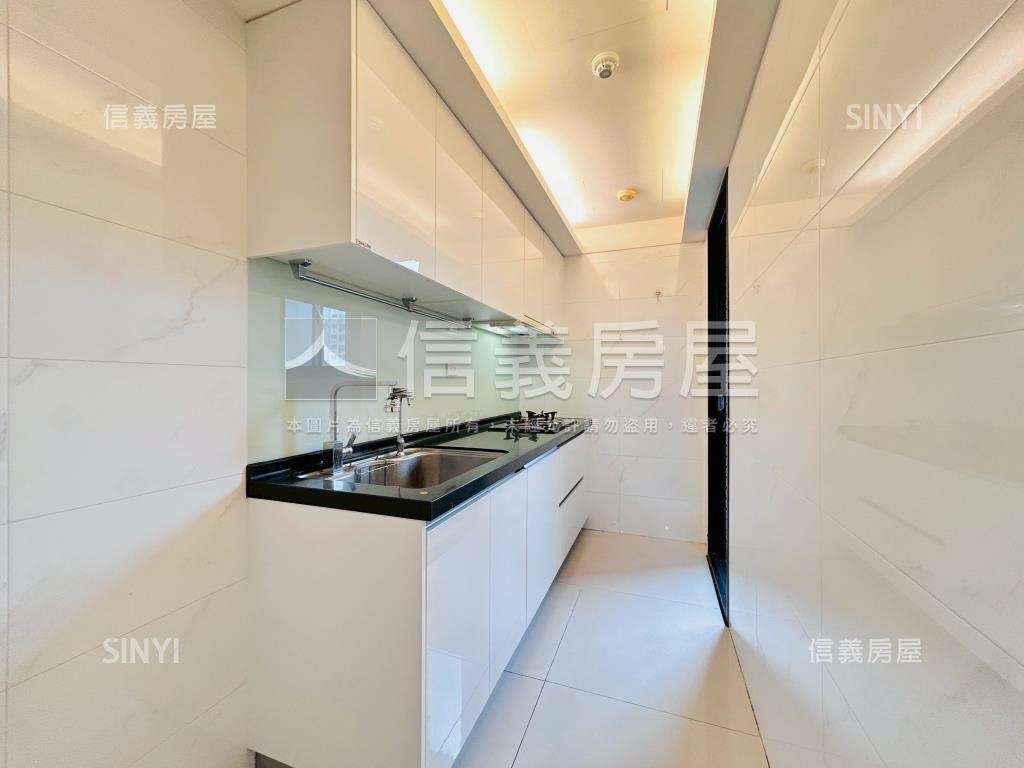 經國逸品Ａ區兩房平面車位房屋室內格局與周邊環境