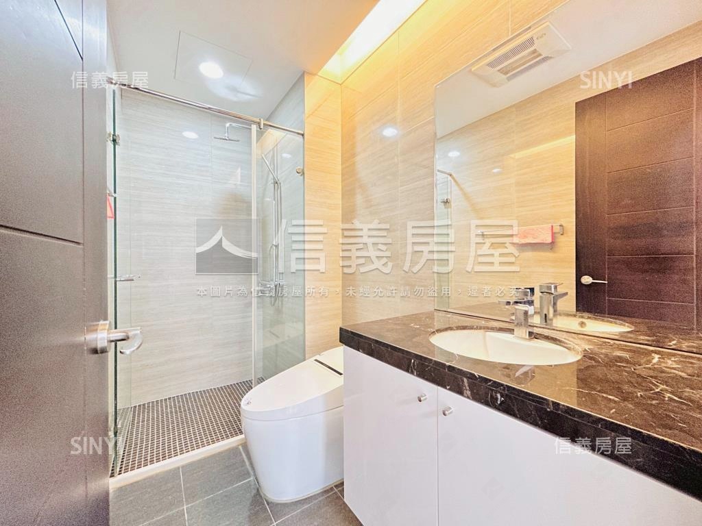 經國逸品Ａ區兩房平面車位房屋室內格局與周邊環境