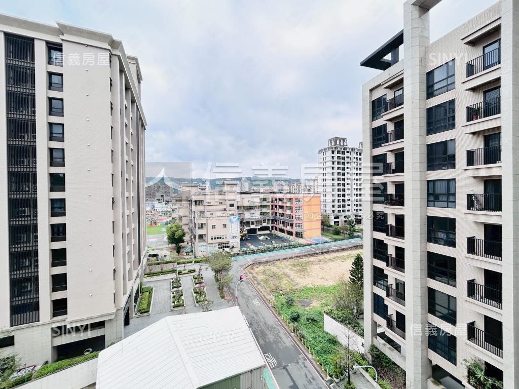 經國逸品Ａ區兩房平面車位房屋室內格局與周邊環境