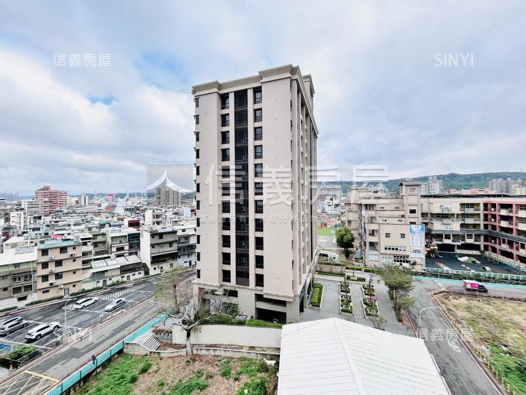 經國逸品Ａ區兩房平面車位房屋室內格局與周邊環境