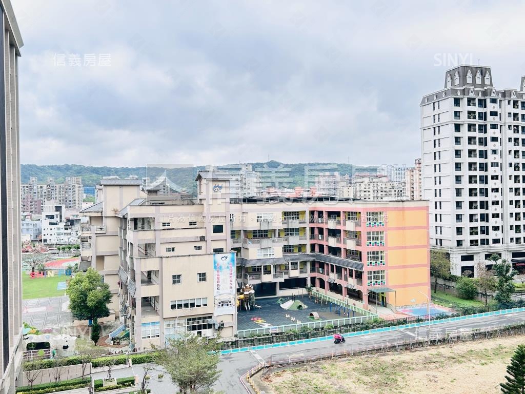 經國逸品Ａ區兩房平面車位房屋室內格局與周邊環境