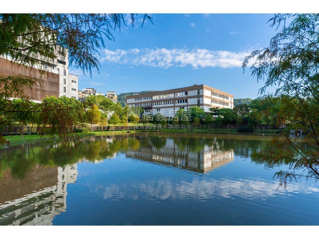 奇岩站＿高樓山景溫馨宅房屋室內格局與周邊環境