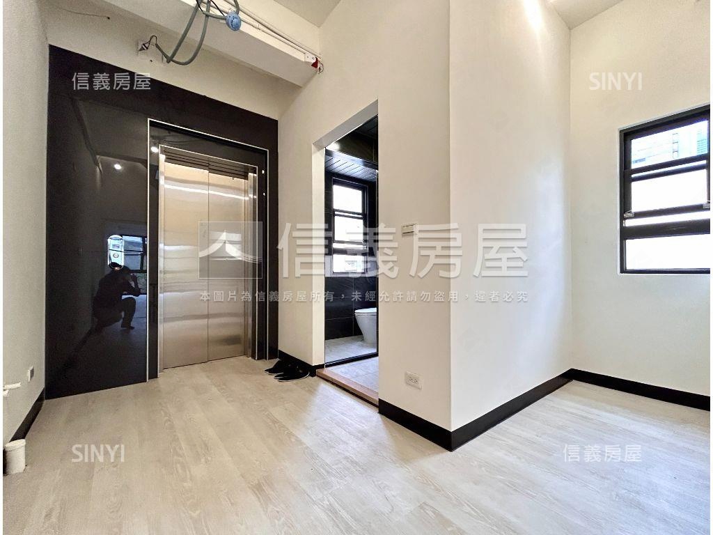 苓雅核心正路電梯御居房屋室內格局與周邊環境
