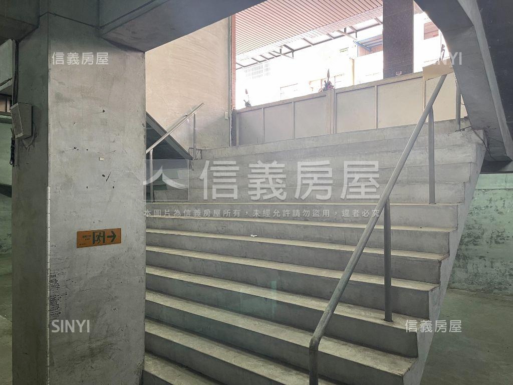 約３１０坪正路獨立店面房屋室內格局與周邊環境