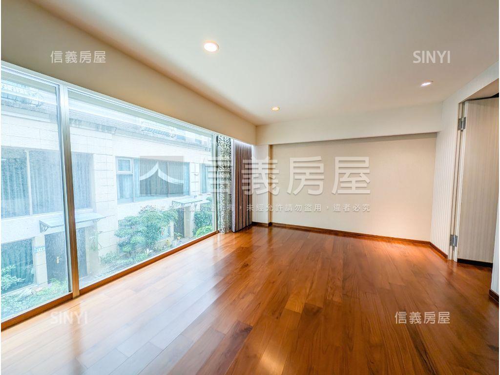 環球薈館尊爵非凡Ｂ房屋室內格局與周邊環境