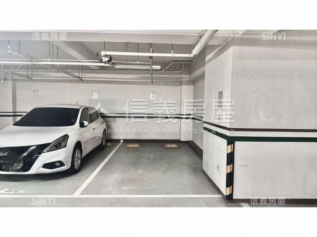 臺灣大道兩房平車位裝潢戶房屋室內格局與周邊環境