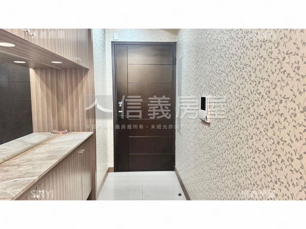 臺灣大道兩房平車位裝潢戶房屋室內格局與周邊環境