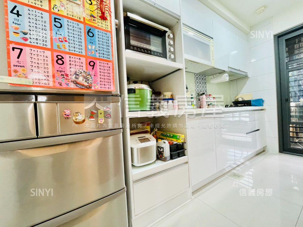 情定水蓮精品視野三房平車房屋室內格局與周邊環境