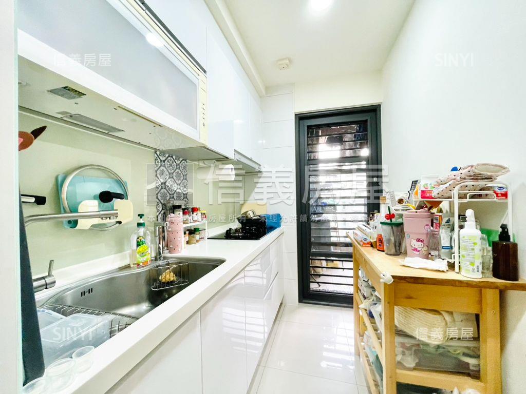 情定水蓮精品視野三房平車房屋室內格局與周邊環境