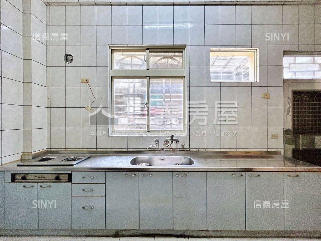 太平多間套房美透天房屋室內格局與周邊環境