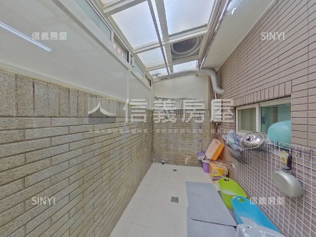 童話森林林蔭舒適別墅房屋室內格局與周邊環境