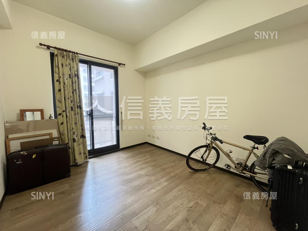 Ｉ－ＰＡＲＫ西南向三房房屋室內格局與周邊環境