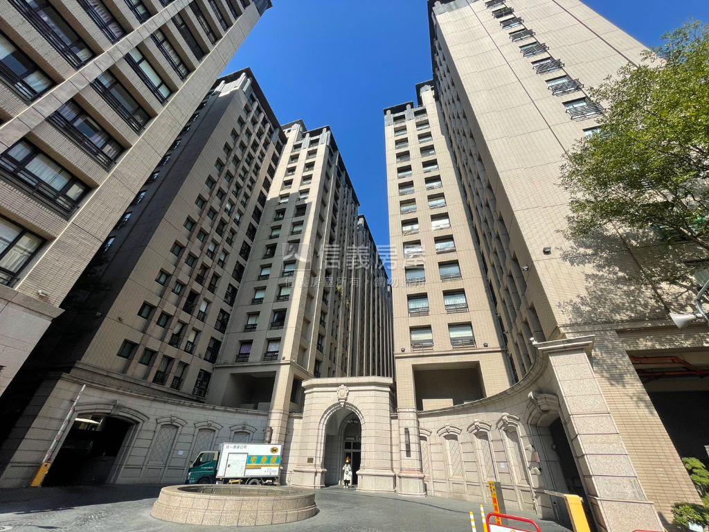 四季紐約。陽台好空間房屋室內格局與周邊環境