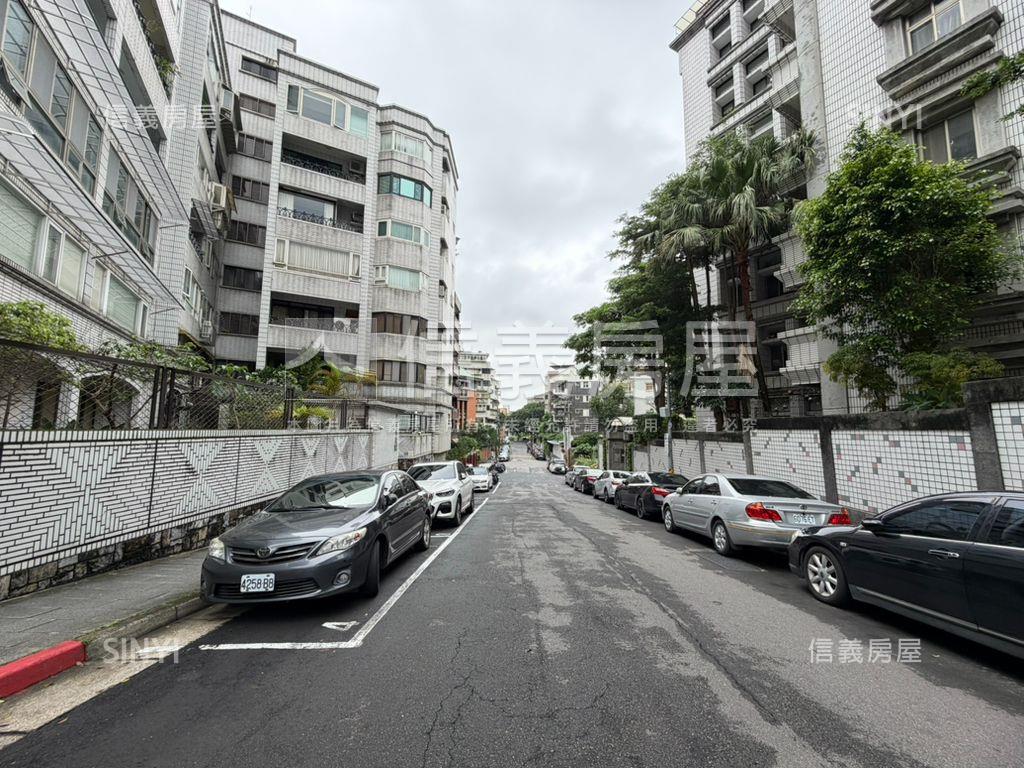天母●庭院一樓有車位房屋室內格局與周邊環境