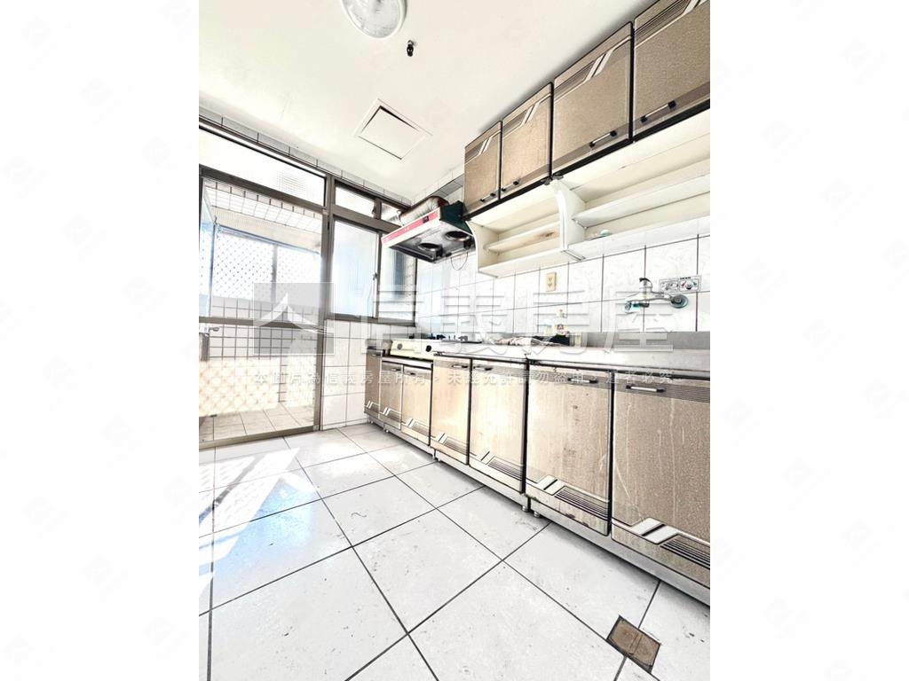 滿庭芳採光三房美宅房屋室內格局與周邊環境