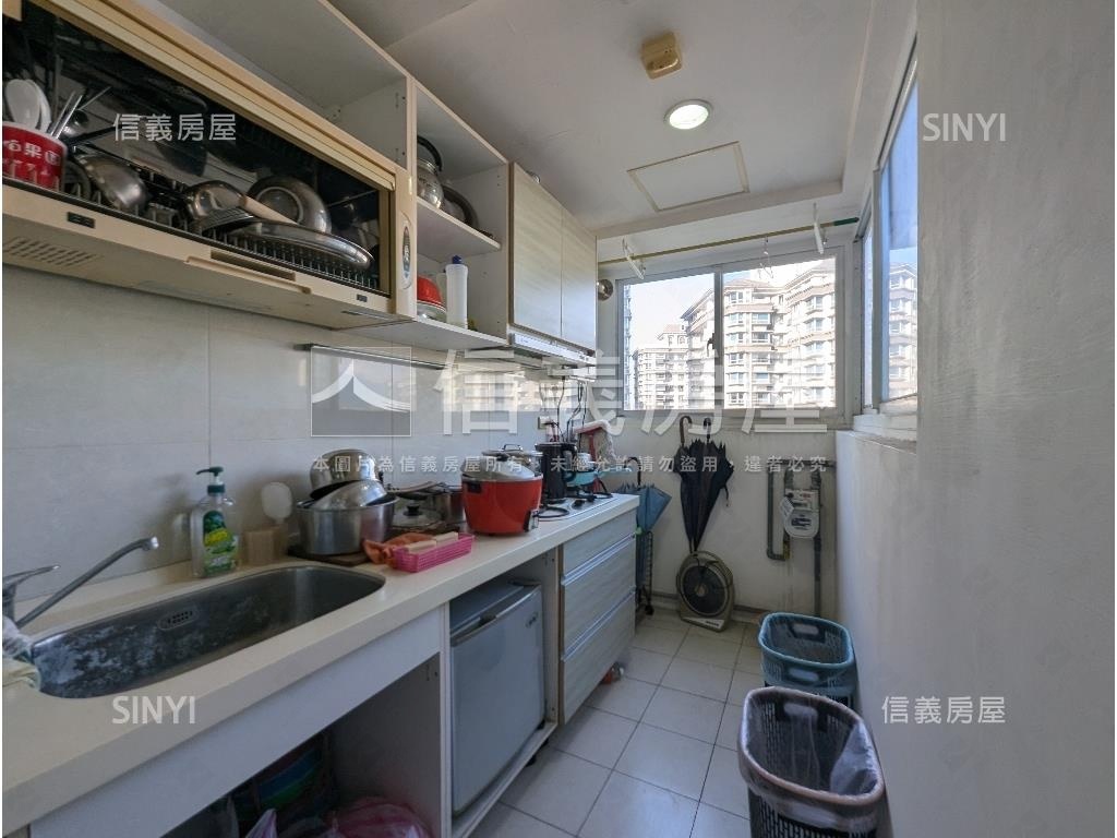 台北灣一期低總價高樓２房房屋室內格局與周邊環境