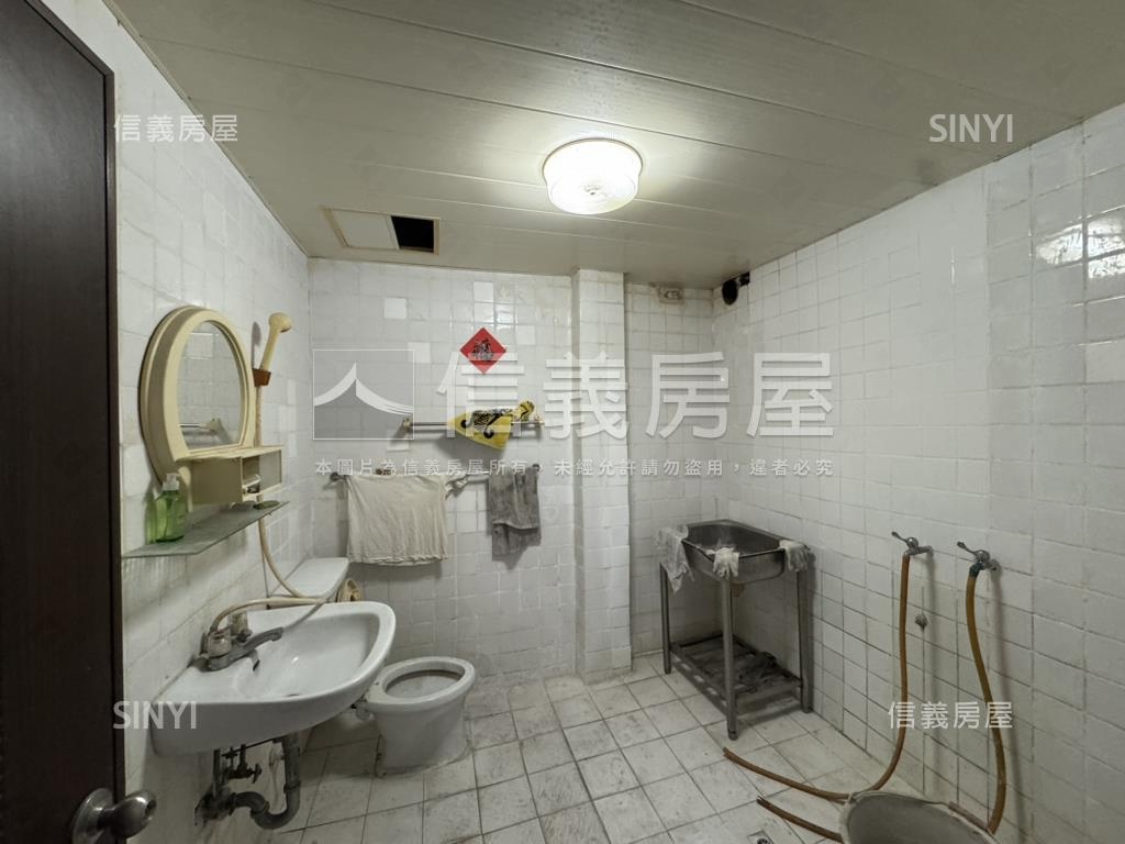 華聲公園捷運２房珠寶盒房屋室內格局與周邊環境