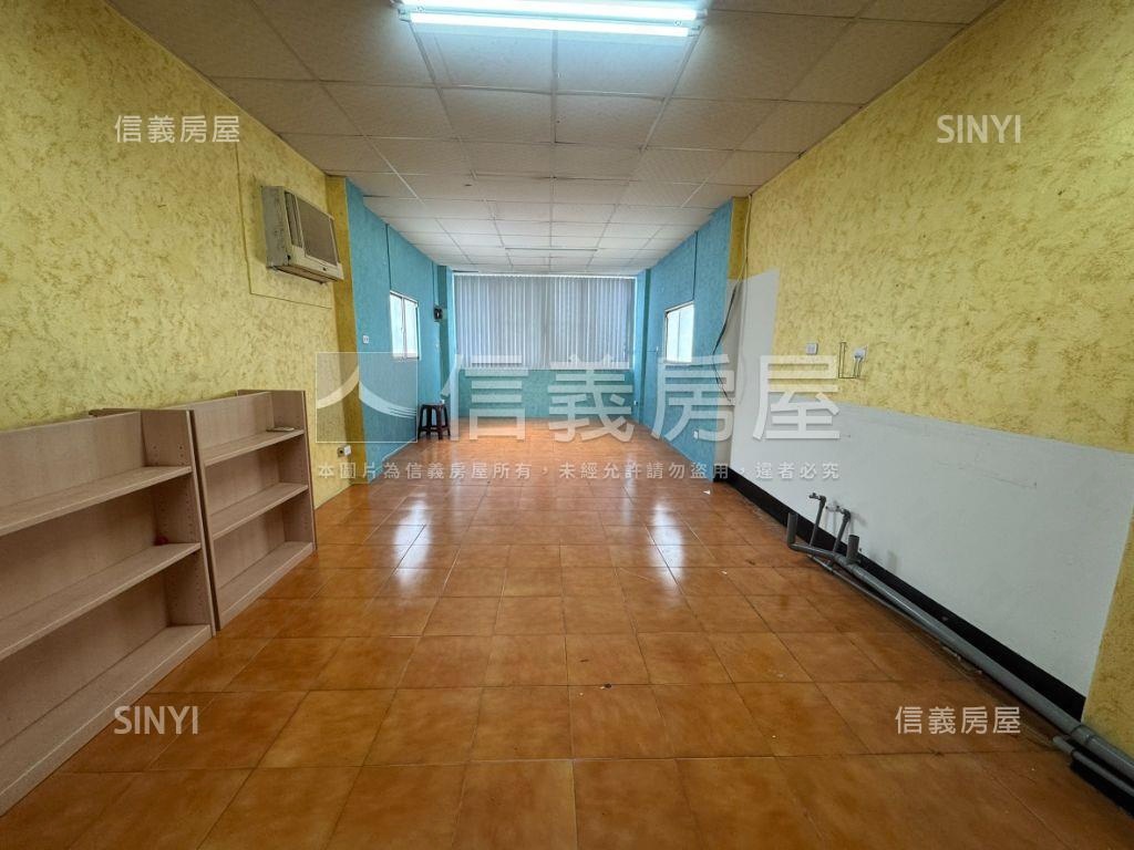 中山高雄車站捷運黃金透店房屋室內格局與周邊環境