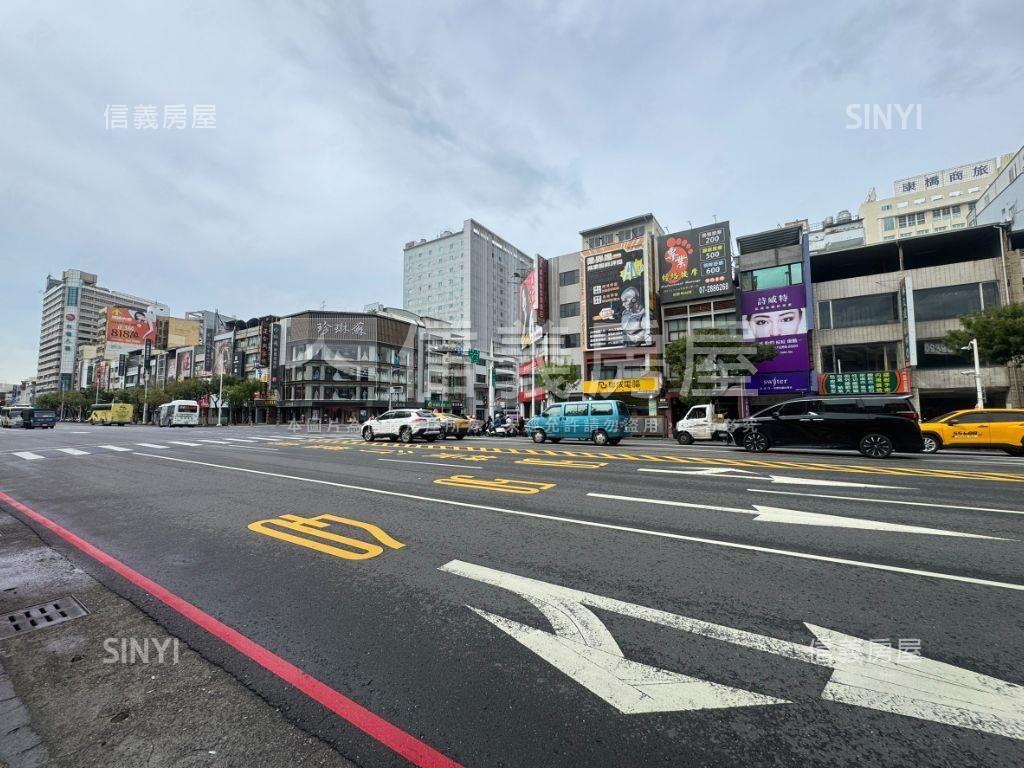 中山高雄車站捷運黃金透店房屋室內格局與周邊環境