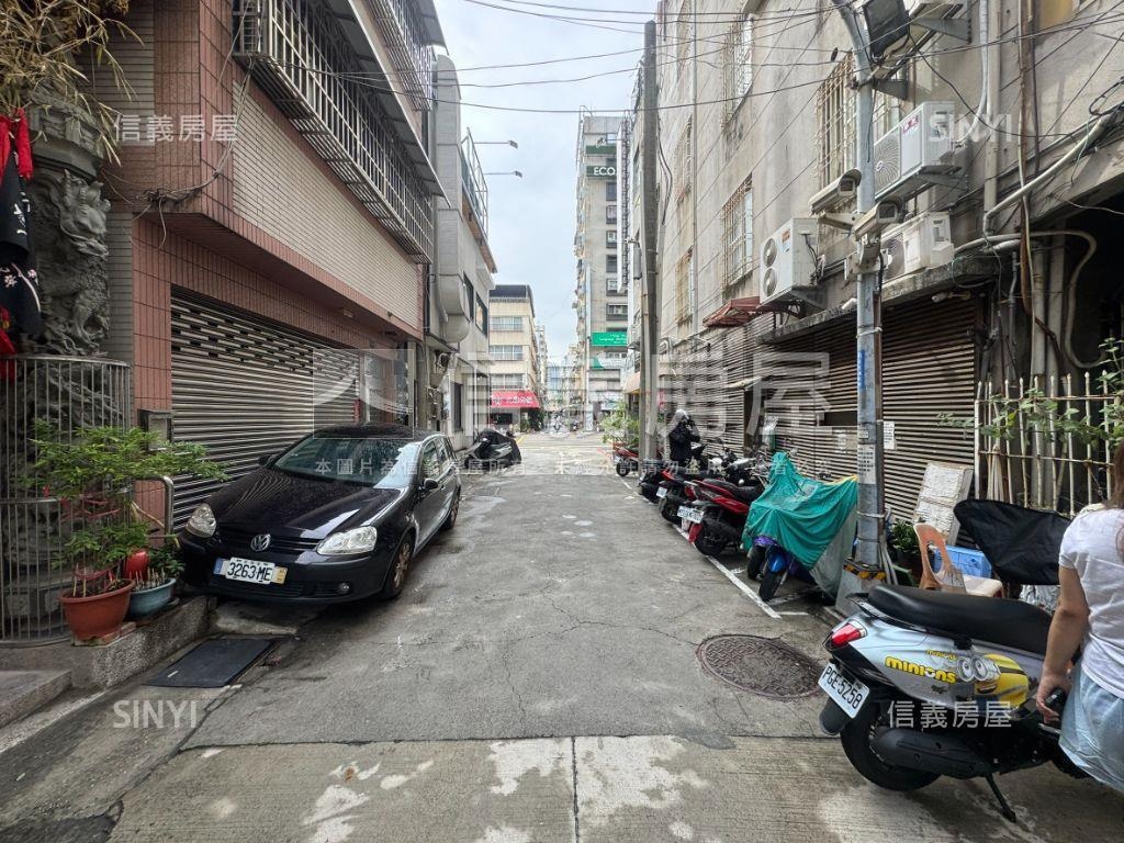 中山高雄車站捷運黃金透店房屋室內格局與周邊環境