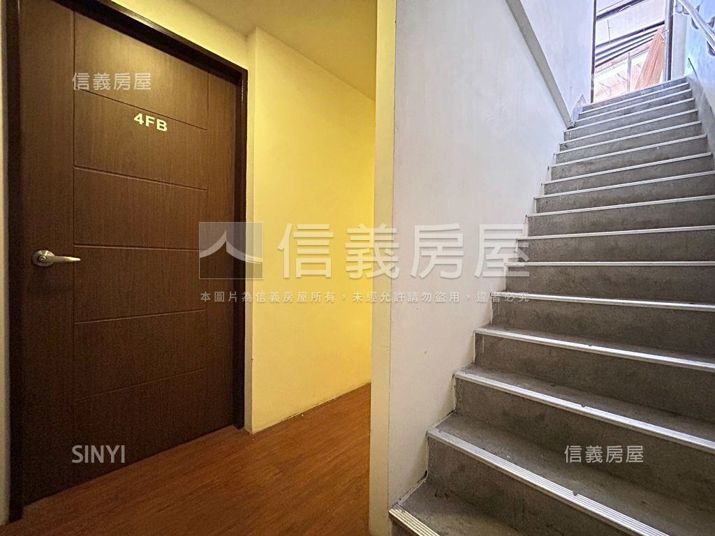 正羅斯福路頂加收租金租母房屋室內格局與周邊環境