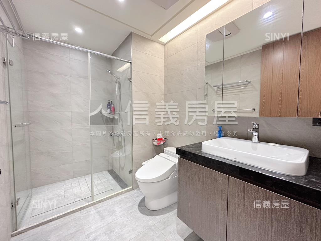 世界首席邊間現代裝潢美屋房屋室內格局與周邊環境