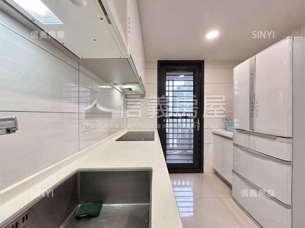 近光復路採光明亮兩房平車房屋室內格局與周邊環境