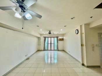 左營近捷運採光樓中樓平車