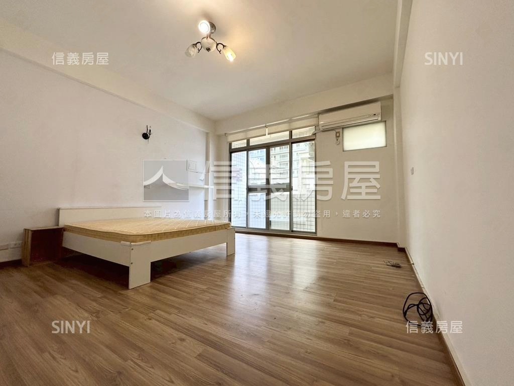 近新南國小郵局朝南美透天房屋室內格局與周邊環境