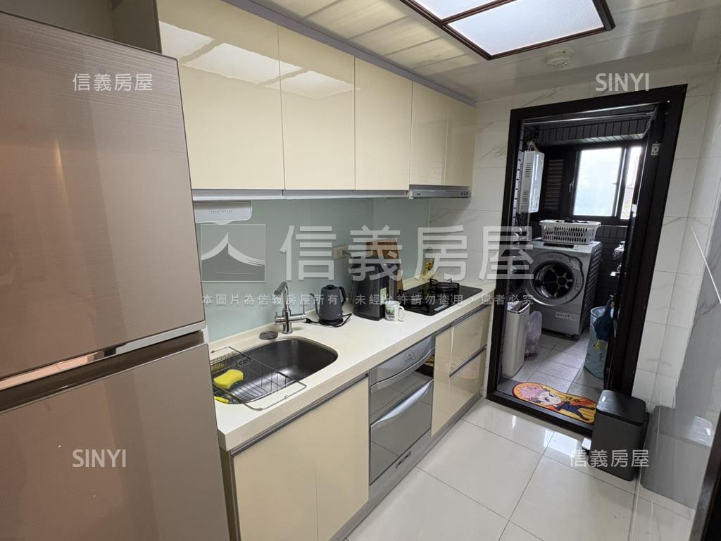 新帝標－明亮面學校美屋房屋室內格局與周邊環境