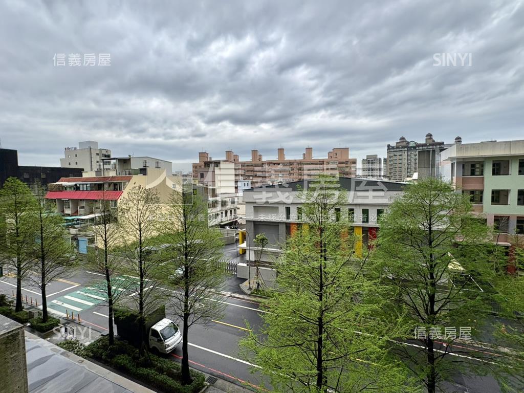 新帝標－明亮面學校美屋房屋室內格局與周邊環境