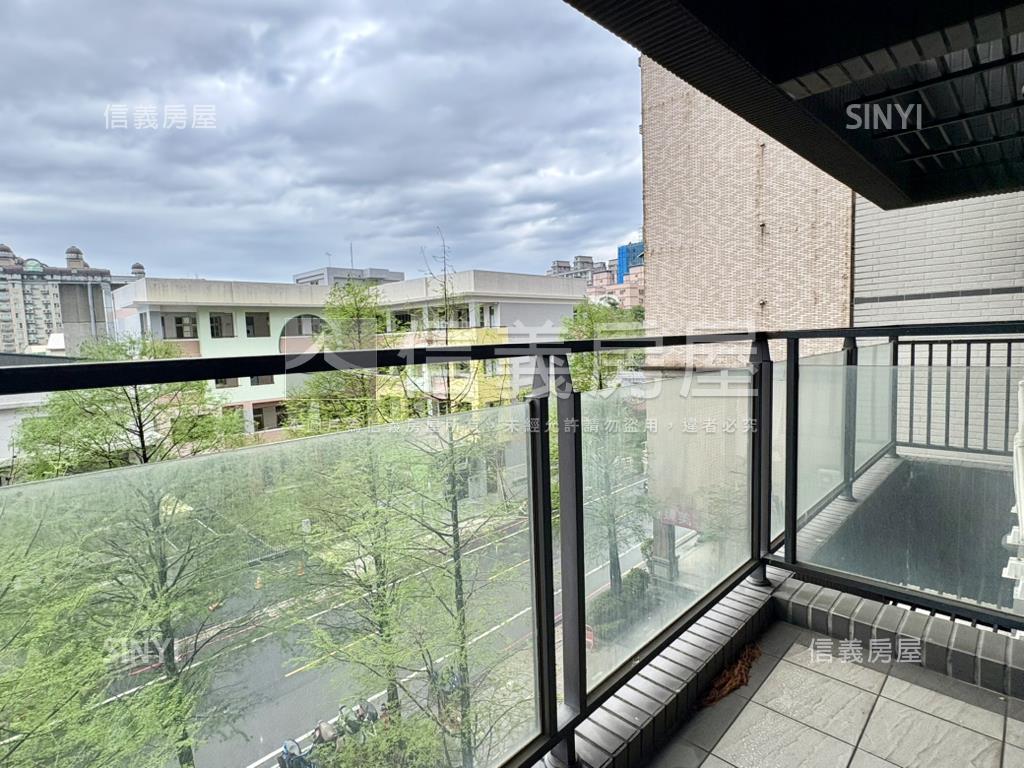 新帝標－明亮面學校美屋房屋室內格局與周邊環境