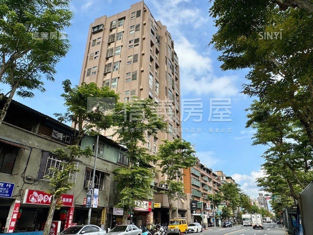 木新市場挑高人潮金店房屋室內格局與周邊環境