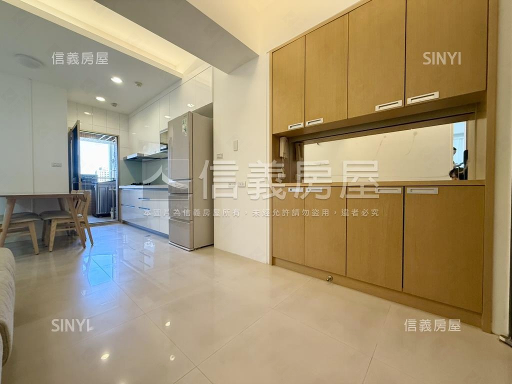 興富發上城視野三房屋況佳房屋室內格局與周邊環境