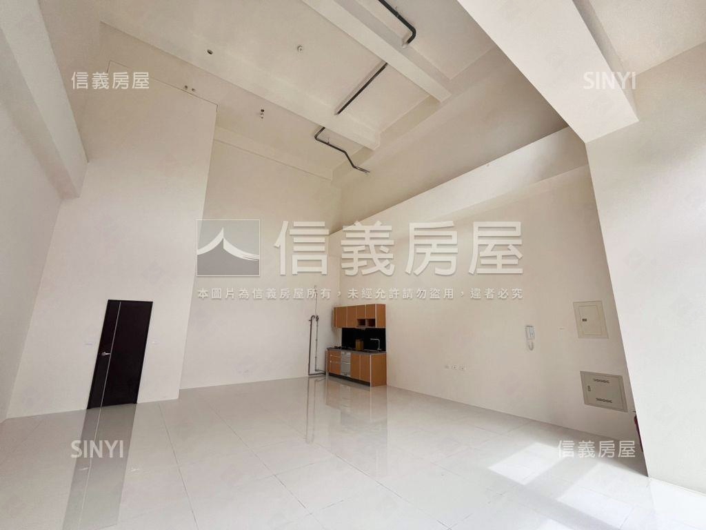 十甲市場旁全新大面寬店面房屋室內格局與周邊環境