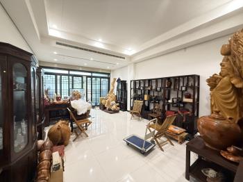 近富岡車站醒目透店