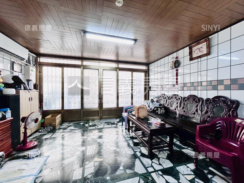 屋主誠意出售透天房屋室內格局與周邊環境