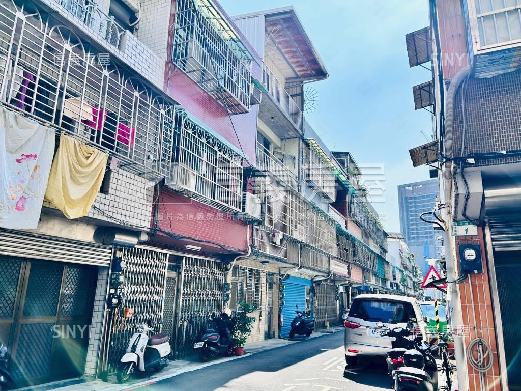 屋主誠意出售透天房屋室內格局與周邊環境