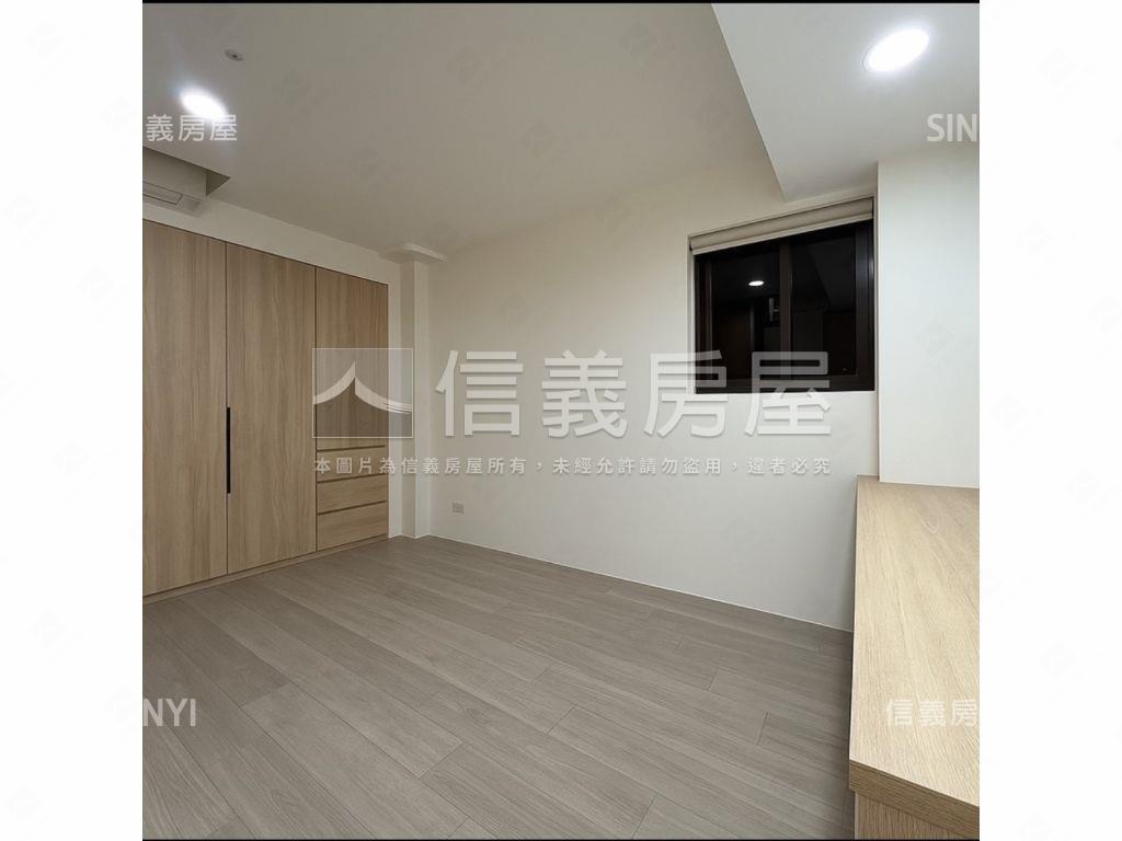 世界Ｖ１雙捷美築有車位房屋室內格局與周邊環境