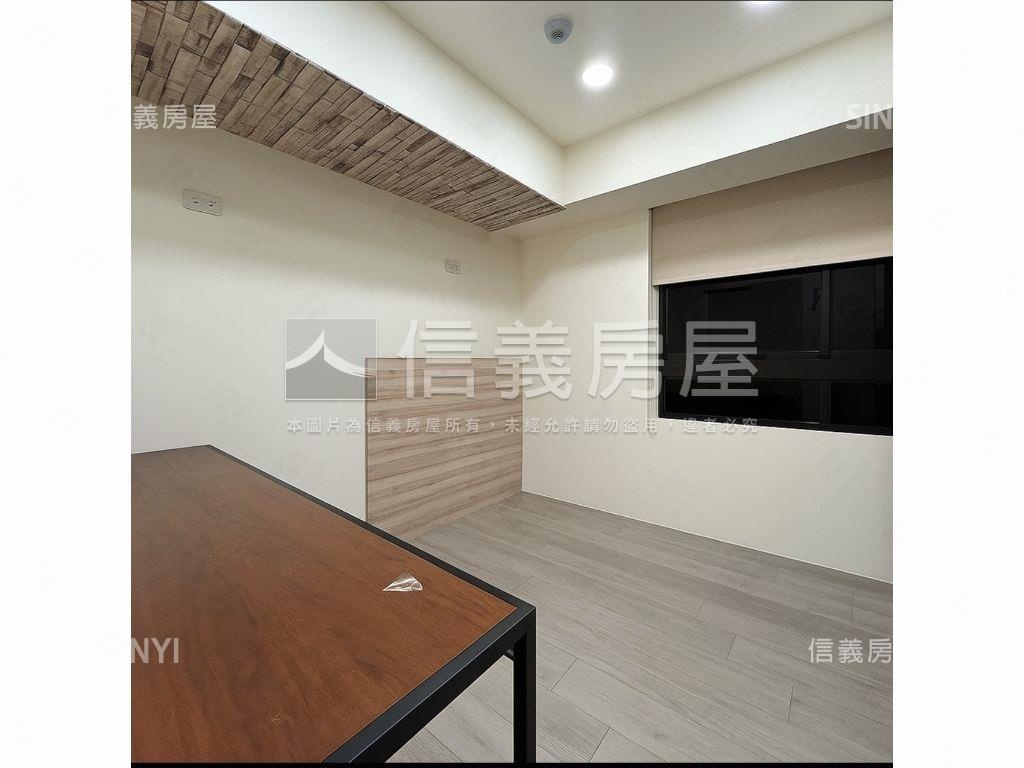 世界Ｖ１雙捷美築有車位房屋室內格局與周邊環境