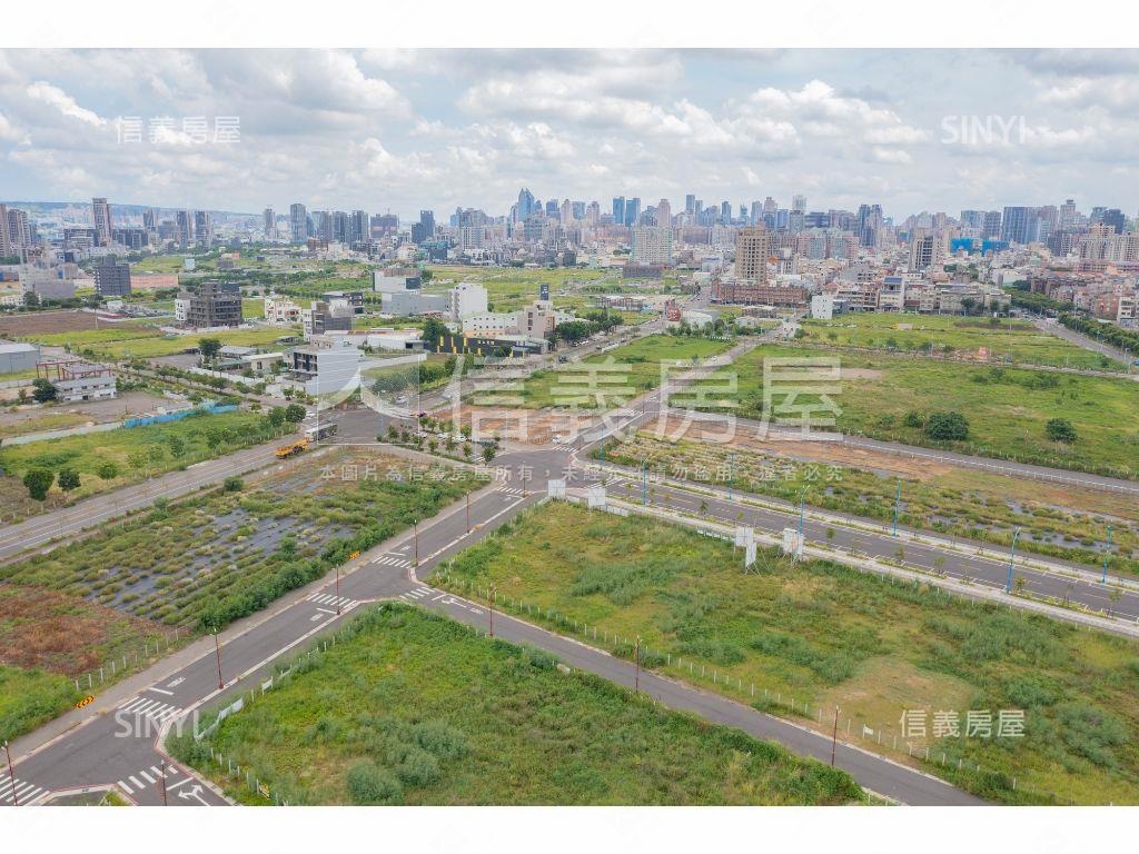 台中１３期重劃楓溪段土地房屋室內格局與周邊環境