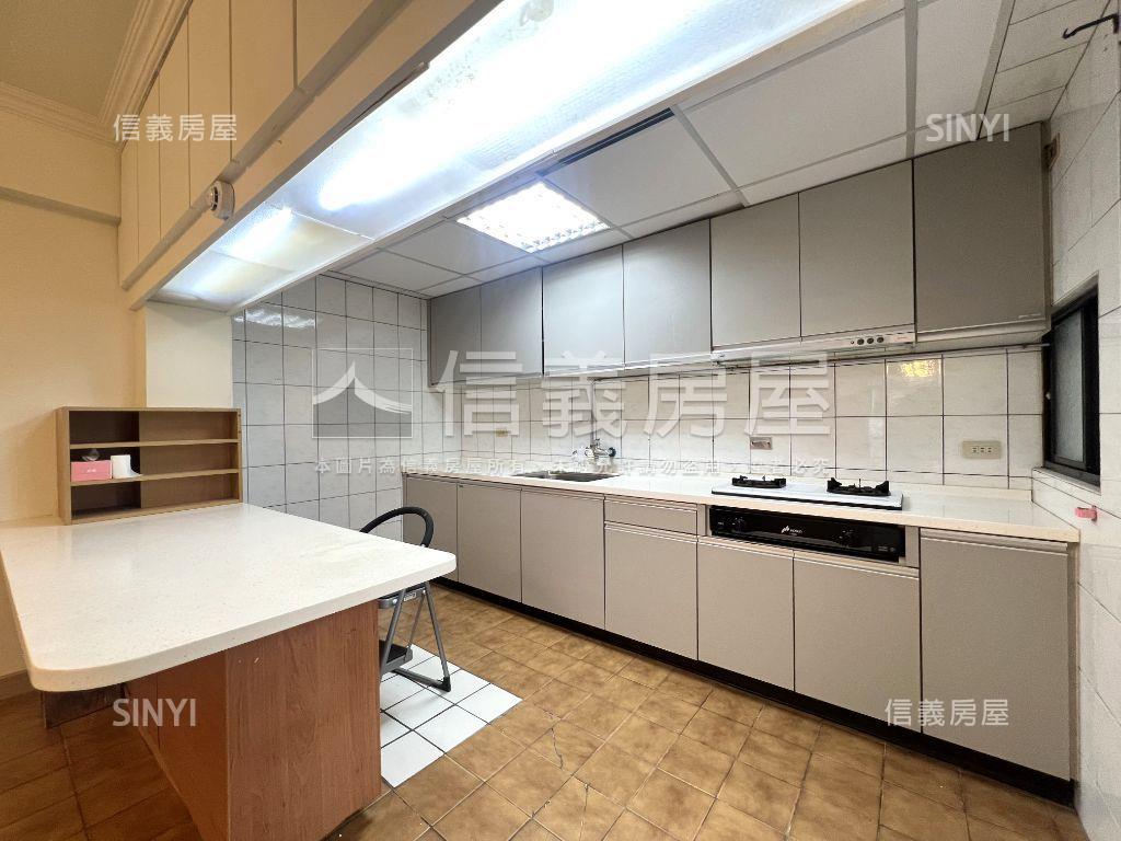 推薦●運動公園邊間３樓房屋室內格局與周邊環境