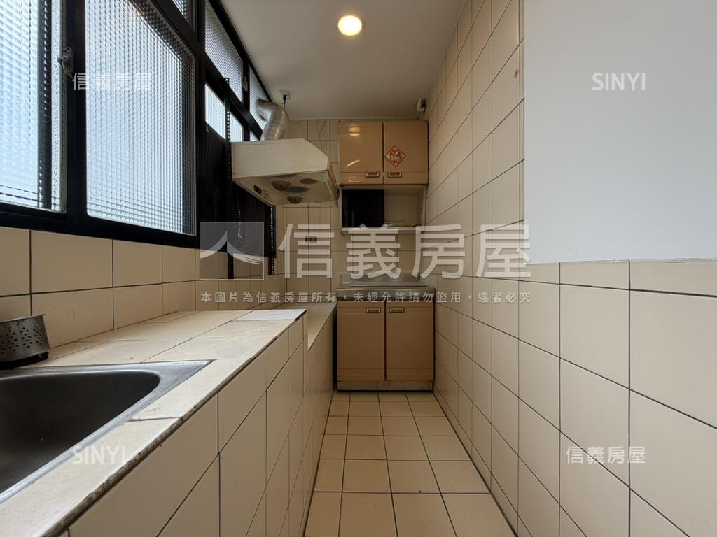 大安邊間採光三樓房屋室內格局與周邊環境