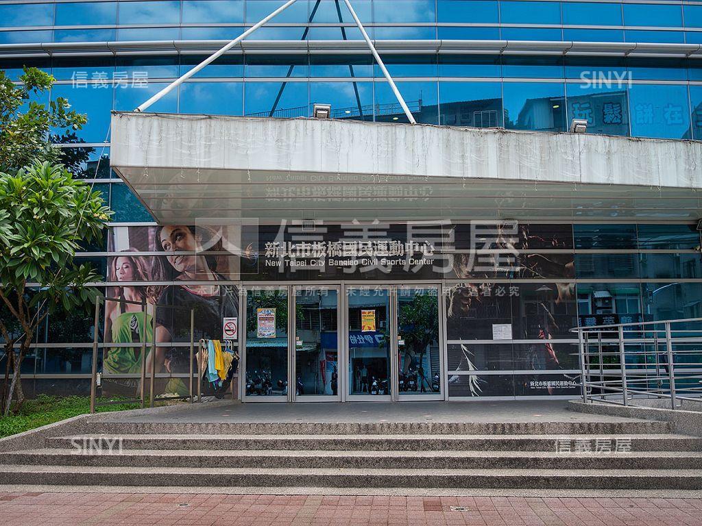 中正路精美邊間四樓房屋室內格局與周邊環境