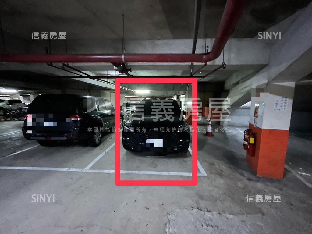 專任昌益御品２房平面車位房屋室內格局與周邊環境